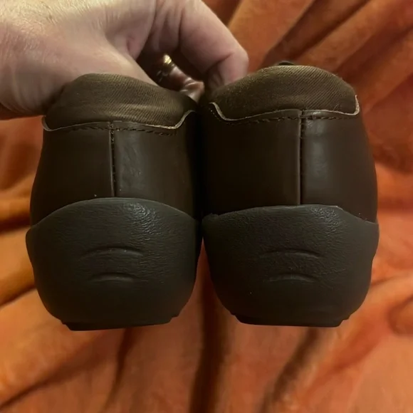 Skechers Leather Upper Relaxed Fit Memory Foam Women 10 Shoes, new without tags - Picture 4 of 7